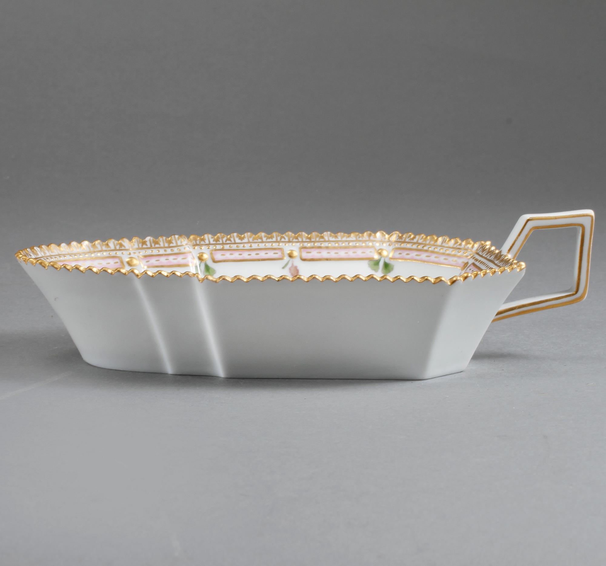 GELÉFAT, porslin, "Flora Danica", Royal Copenhagen, 1900-talets andra hälft.
