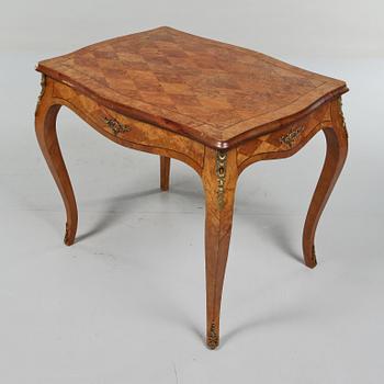 BORD, rokokostil, 1900-talets andra kvartal.