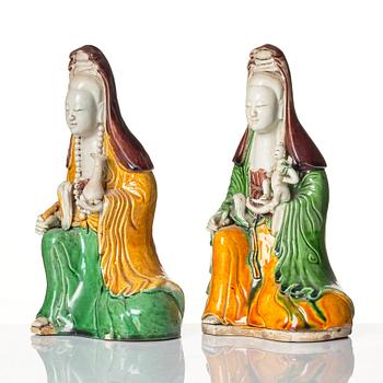 Two bisquit figurines of Guanyin, Qing dynasty, Kangxi (1662-1722).