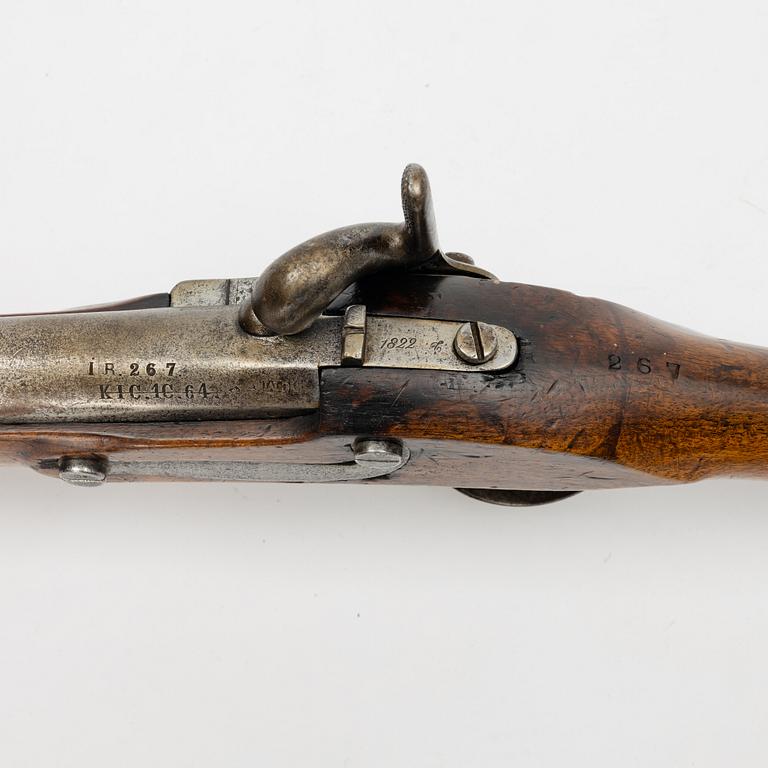 A percussion rifle, possible France, 19th century.