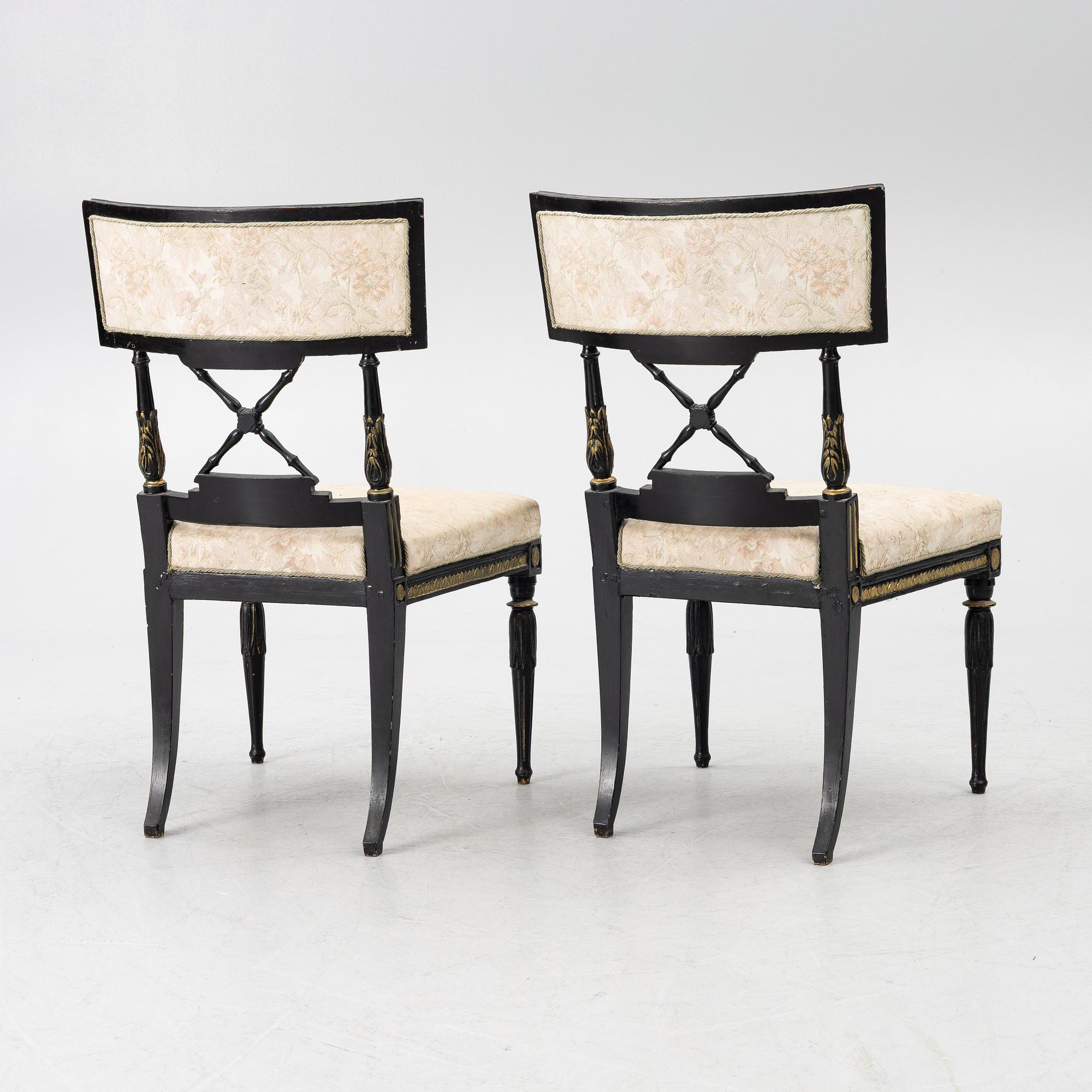 Stolar, ett par, sengustavianska, Stockholm, omkring år 1800.