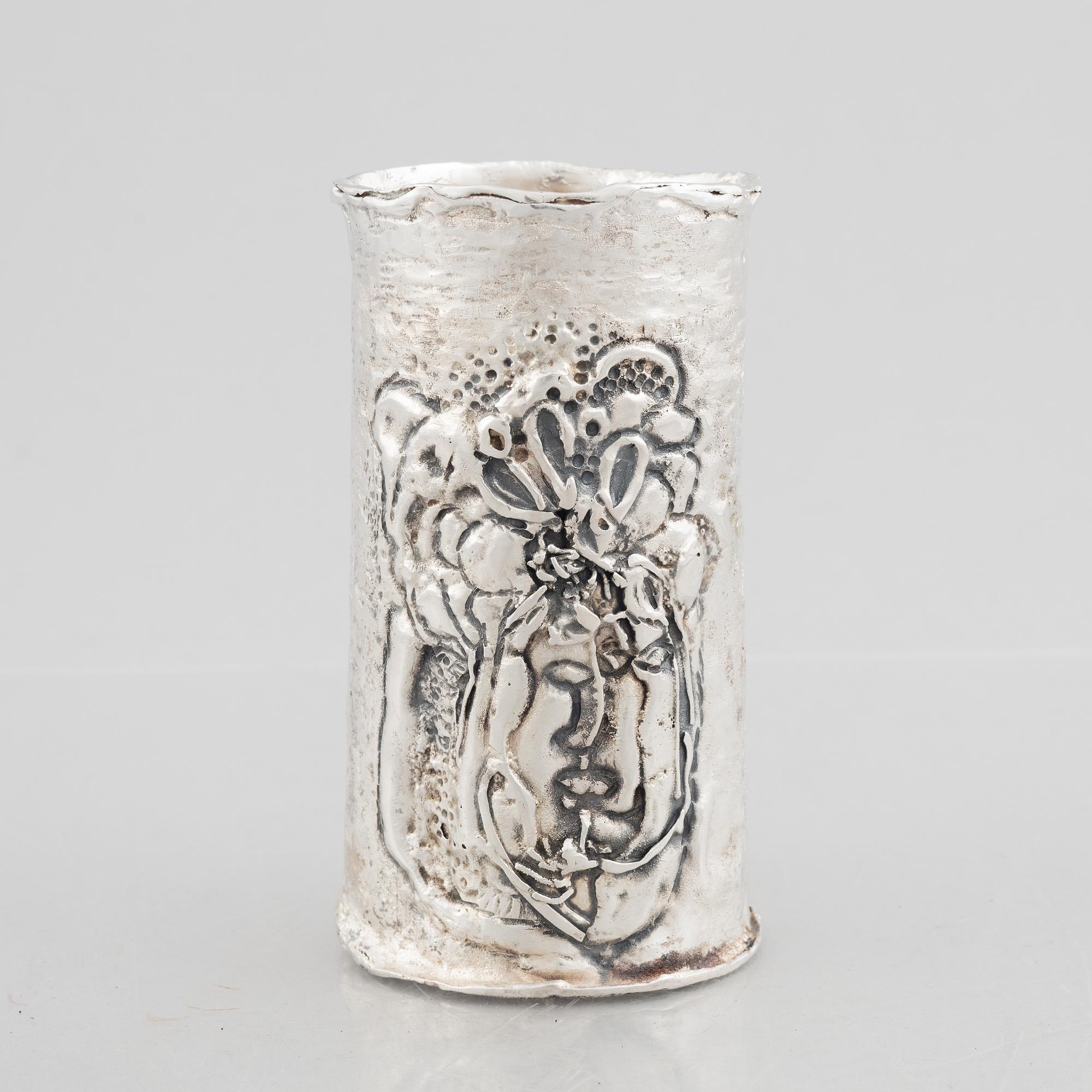 A sterling silver vase, mark of Lars Arby, Gothenburg, Sweden, 1975.
