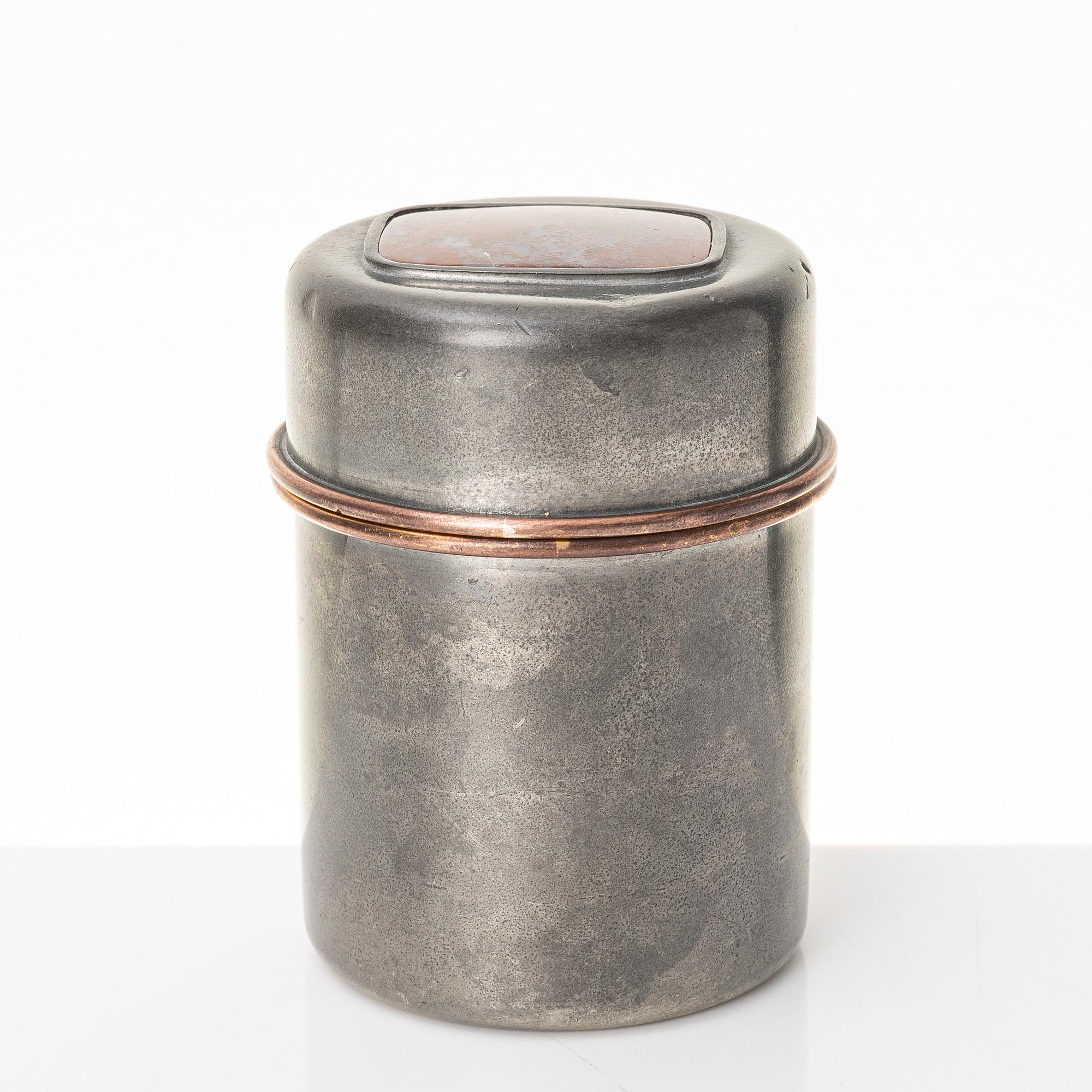 Estrid Ericson, burk med lock, Firma Svenskt Tenn, Stockholm, 1957.