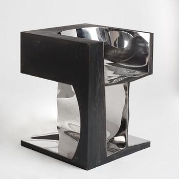 Ron Arad, fåtölj "2 R NOT", 1992, nummer 6 i upplaga om 20 exemplar.