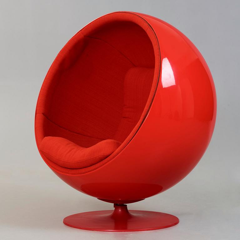 Eero Aarnio, a 'Ball chair', Asko, Finland ca 1971.