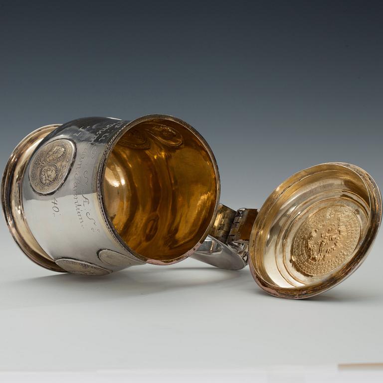 STOP, silver. Lars Hackzell Strängnäs 1737-73. Höjd 15,5 cm. Vikt 710 g.