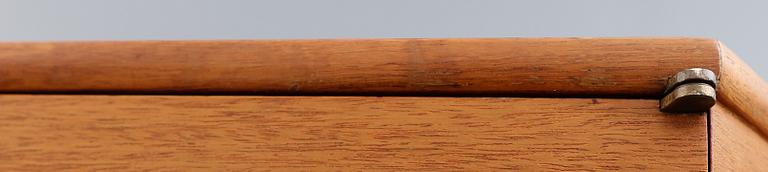 VITRINSKÅP, "Undantaget", Carl Malmsten, 1900-talets andra hälft.