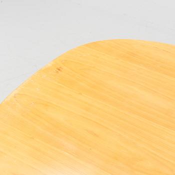 Bruno Mathsson & Piet Hein, a beech tree 'Superellips' dining table, Fritz Hansen, 1983.