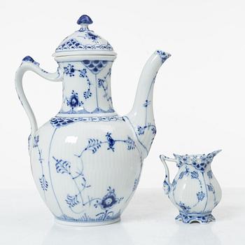 Royal Copenhagen, "Musselmalet", coffee service, 38 pieces, porcelain, full and half lace.