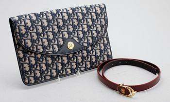 KUVERTVÄSKA, Christian Dior samt SKÄRP, Cartier.