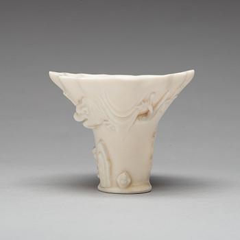 VINOFFERBÄGARE, blanc de chine. Kina, 1600-tal.