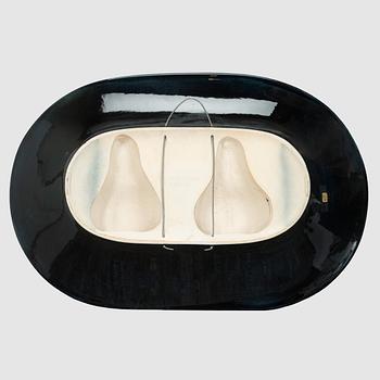 Birger Kaipiainen, a ceramic dish, signed Kaipiainen Arabia.