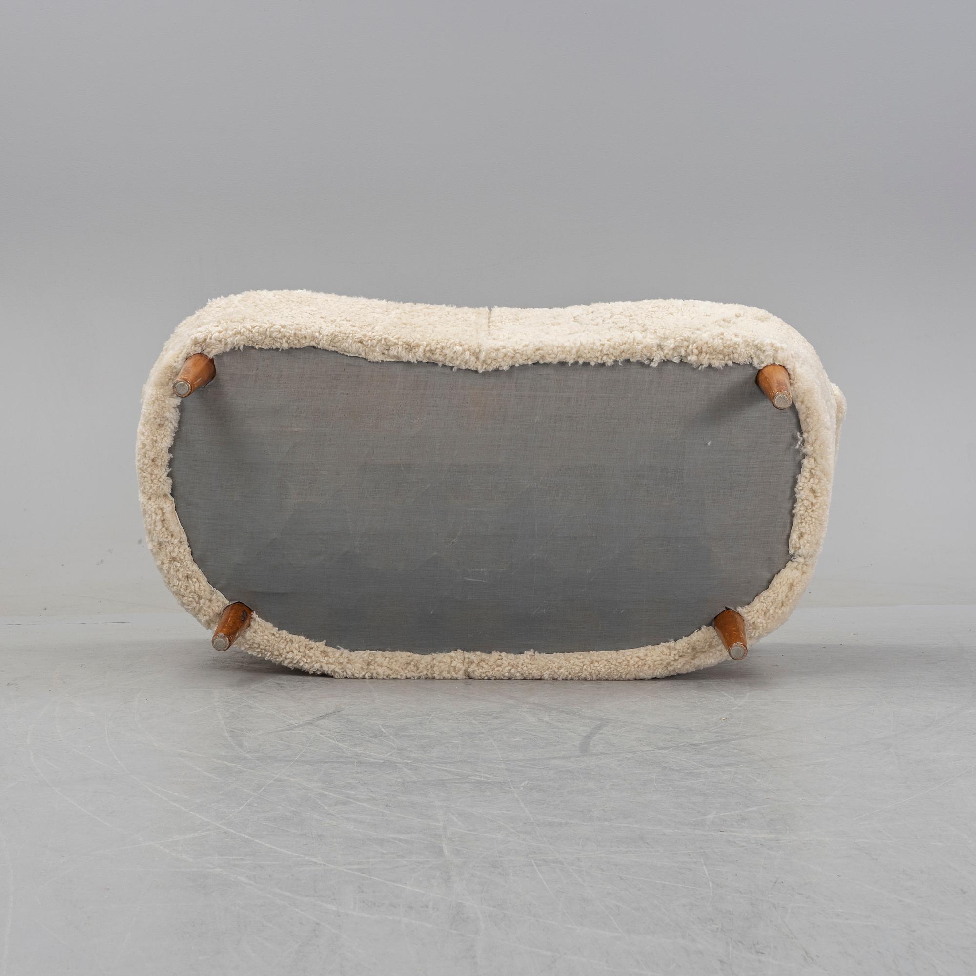 Carl Malmsten, soffa, "Festfolket", 1900-talets andra hälft.