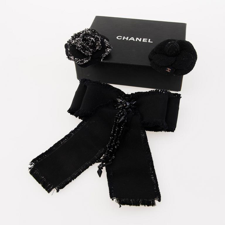 CHANEL JA GUCCI, kolme rintakorua.