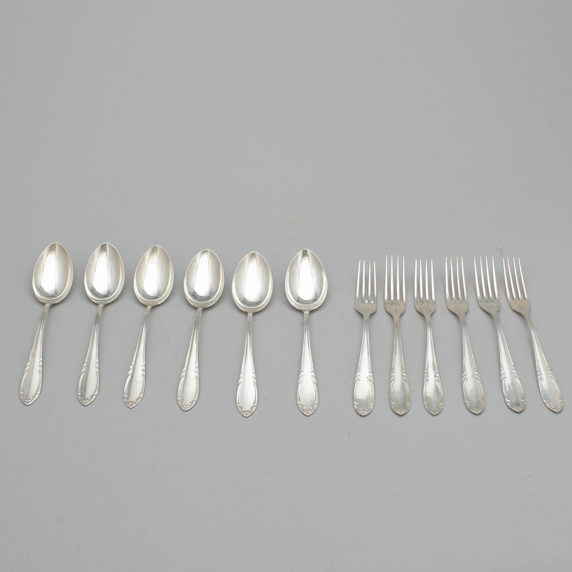 BESTICKSERVIS, silver, 6+6+7, bl.a. CG Hallberg 1962, vikt exklusive knivar ca 572g.