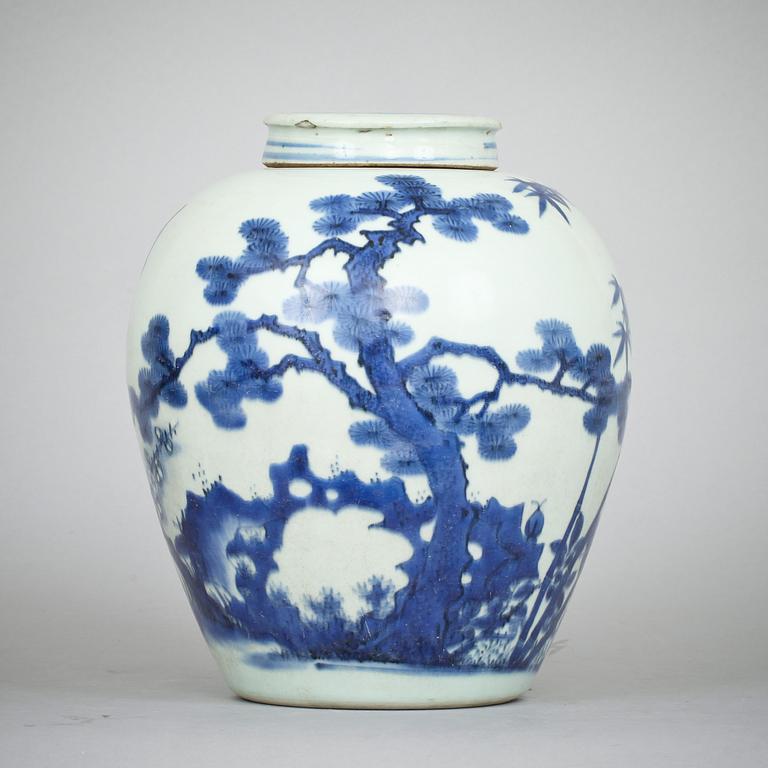 A blue and white Transitional jar, 17th Century.