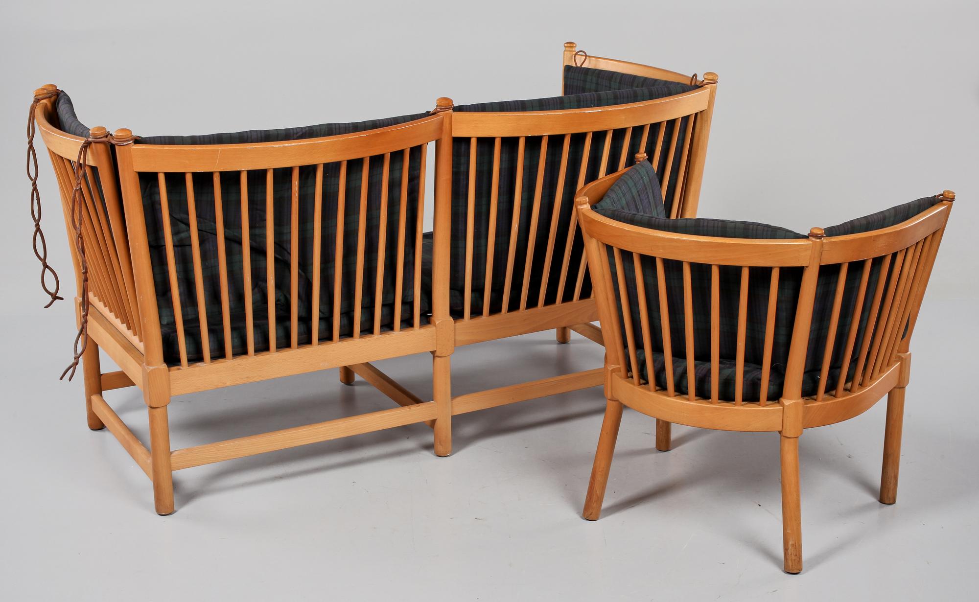 SOFFA SAMT FÅTÖLJ "Tremme", Børge Mogensen, dessa exemplar tillverkade av Fritz Hansen, 1960/1970-tal.