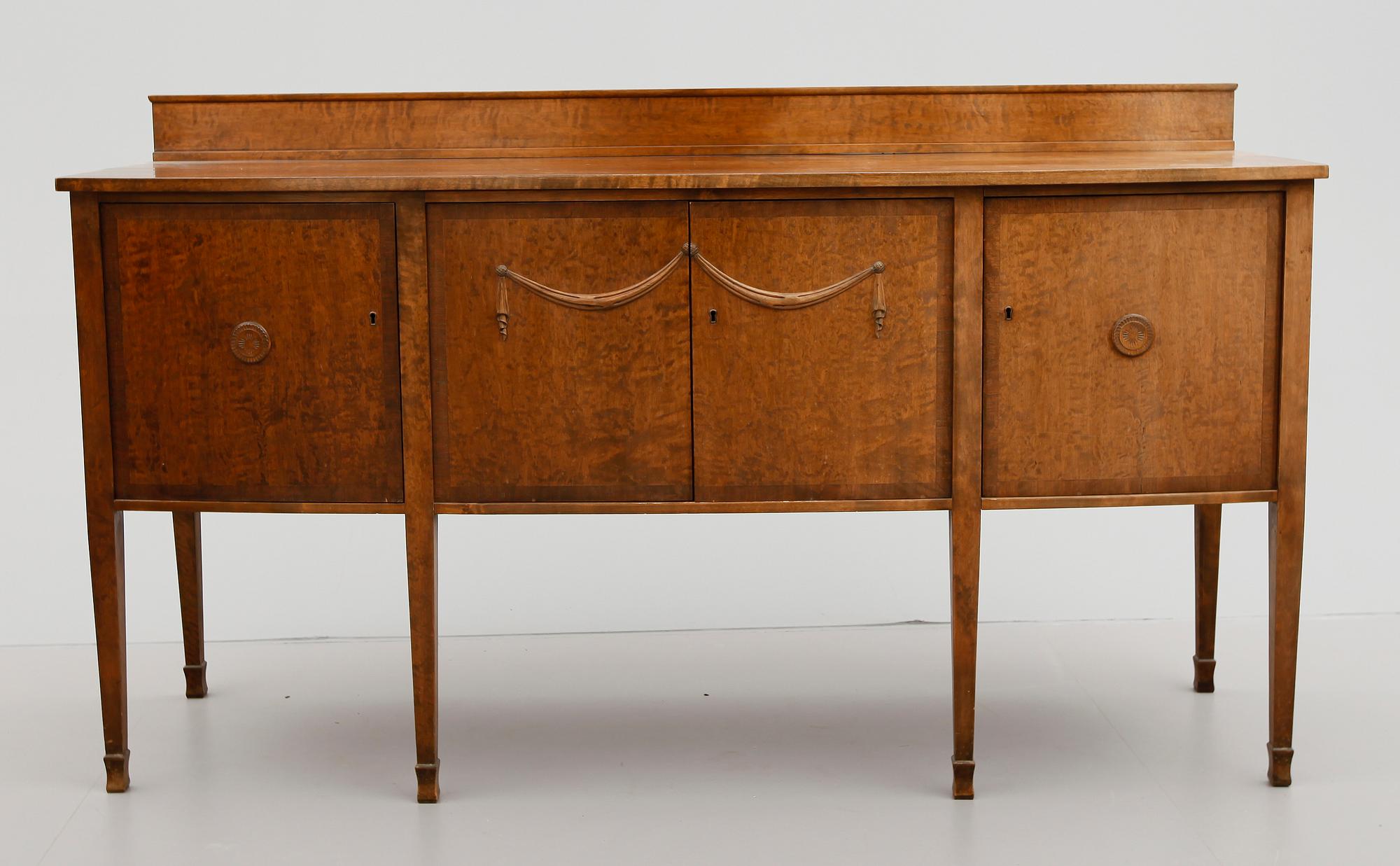 MATSALSMÖBEL, 12 delar, gustaviansk stil, 1900-talets första hälft.