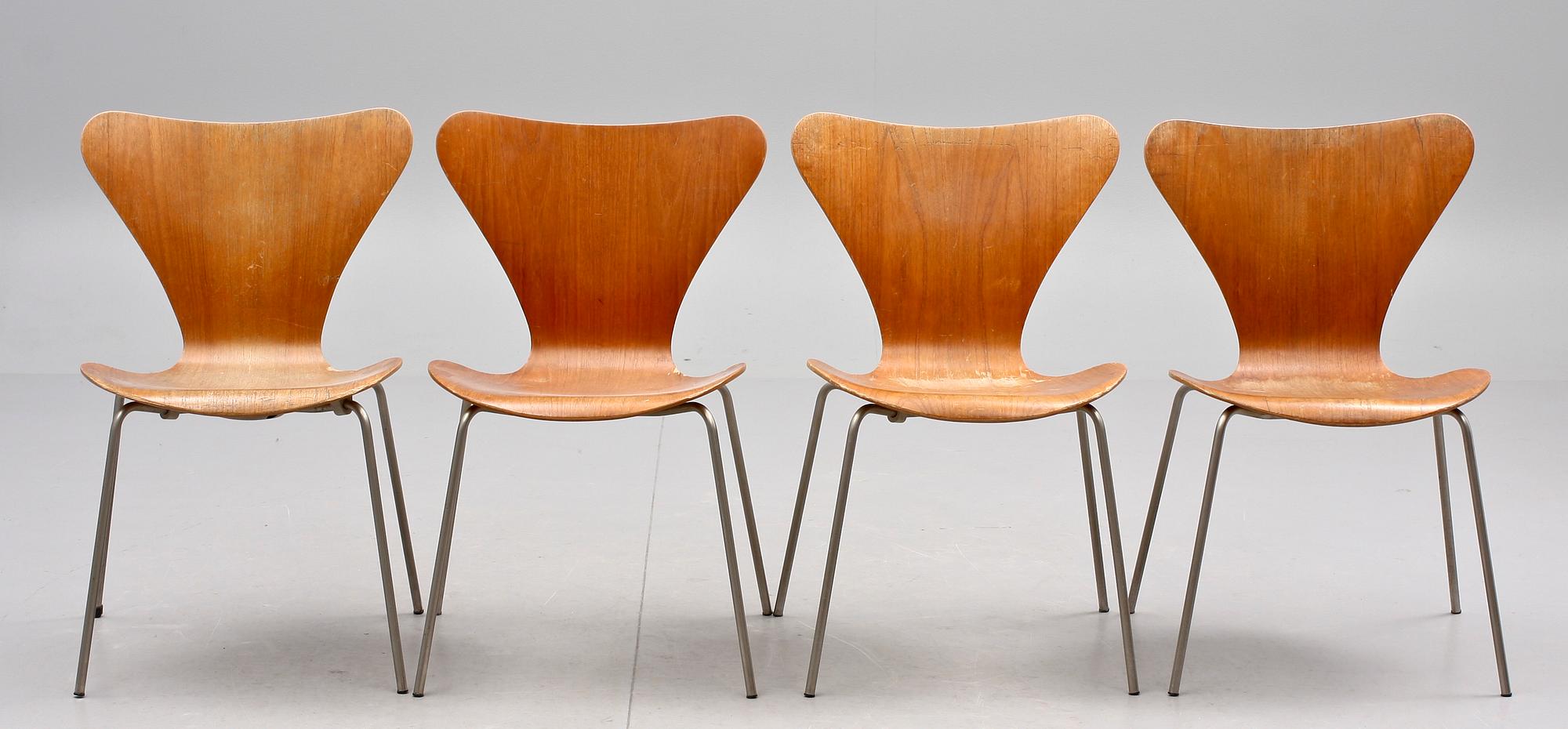 STOLAR, 4 st. "Sjuan", Arne Jacobsen för Fritz Hansen. 1900-talets andra hälft.