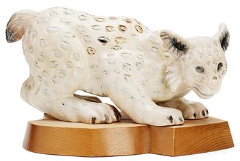 305. A Gunnar Nylund stoneware figure of a lynx, Rörstrand.