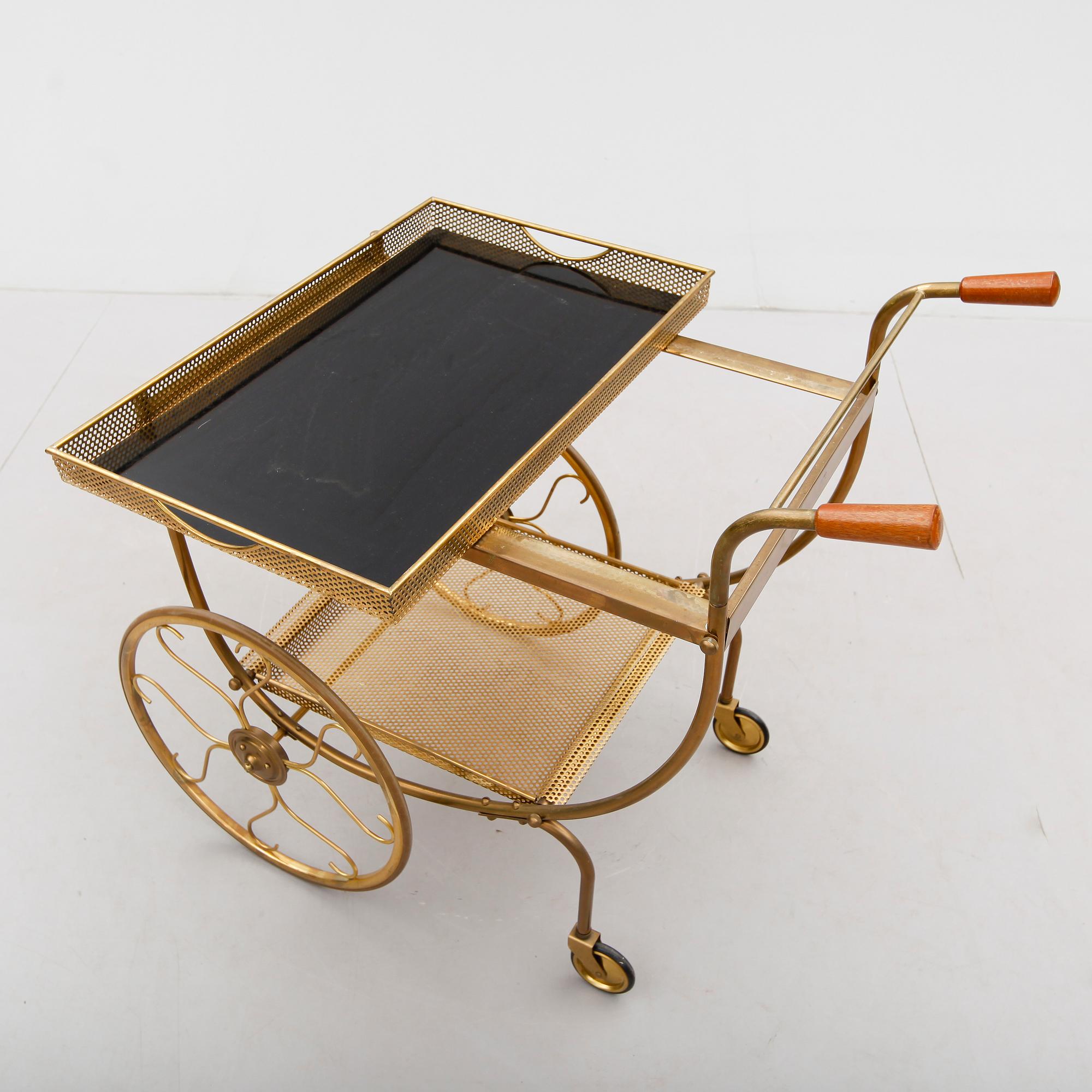 SERVERINGSVAGN, 1900-talets mitt.