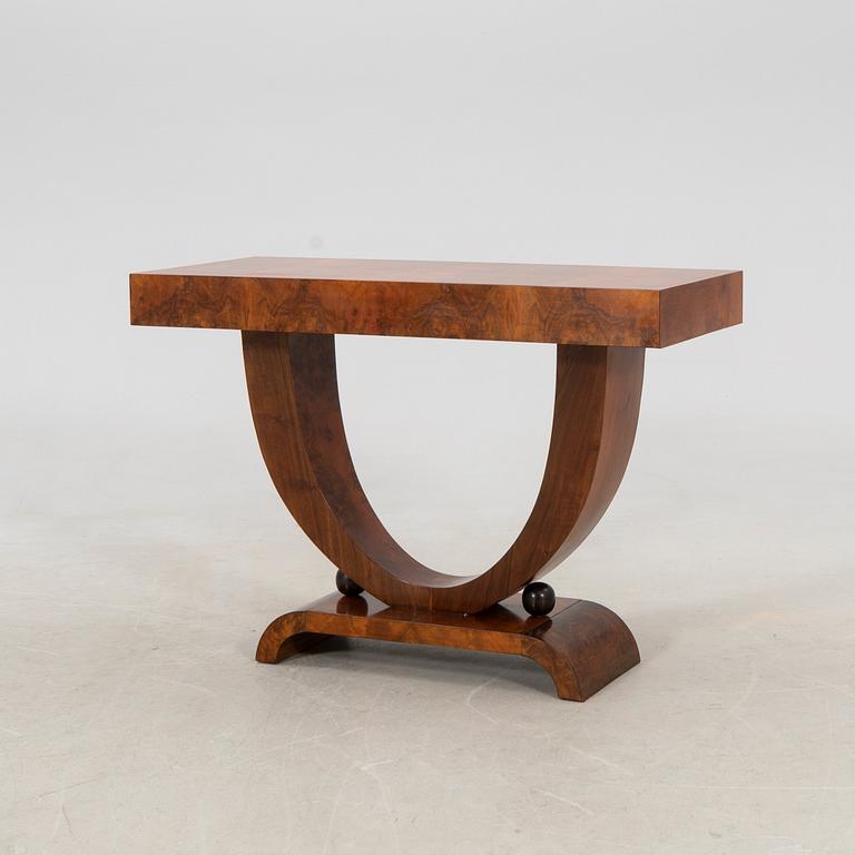 Sidobord 1900-talets första hälft.