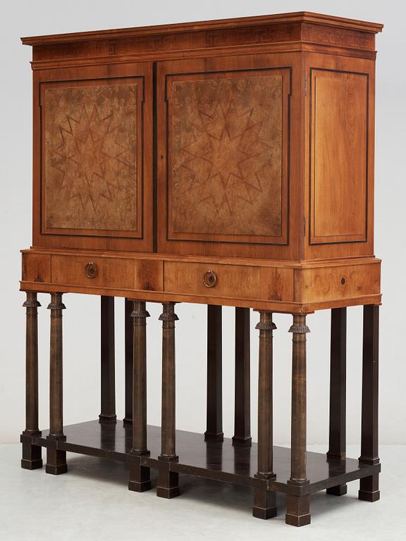 SKÅP, nyklassicism, tidigt 1900-tal.