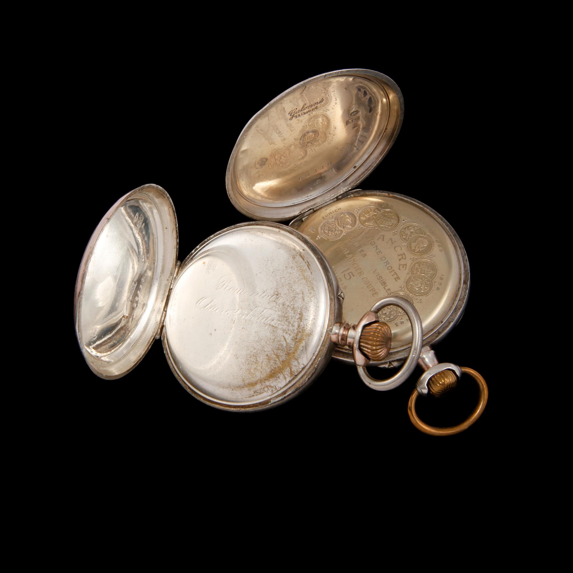 FICKUR, 2 st, låghaltigt silver, 1900-talets första hälft.