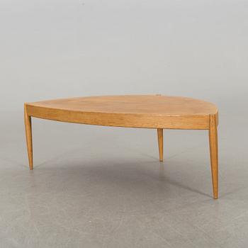 A Johannes Andersen Capri oak sofa table.