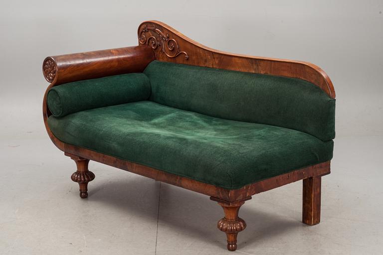 KANAPÉ, troligen Ryssland/Baltikum. 1800-tal.