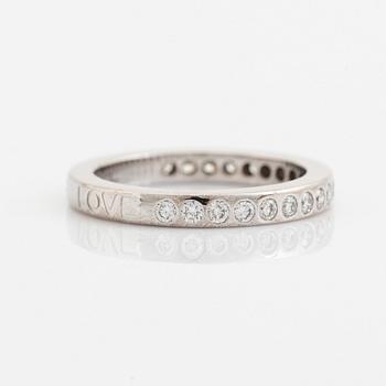 Ole Lynggaard, Charlotte Lynggaard, "Forever Love Ring", vitguld med briljantslipade diamanter.