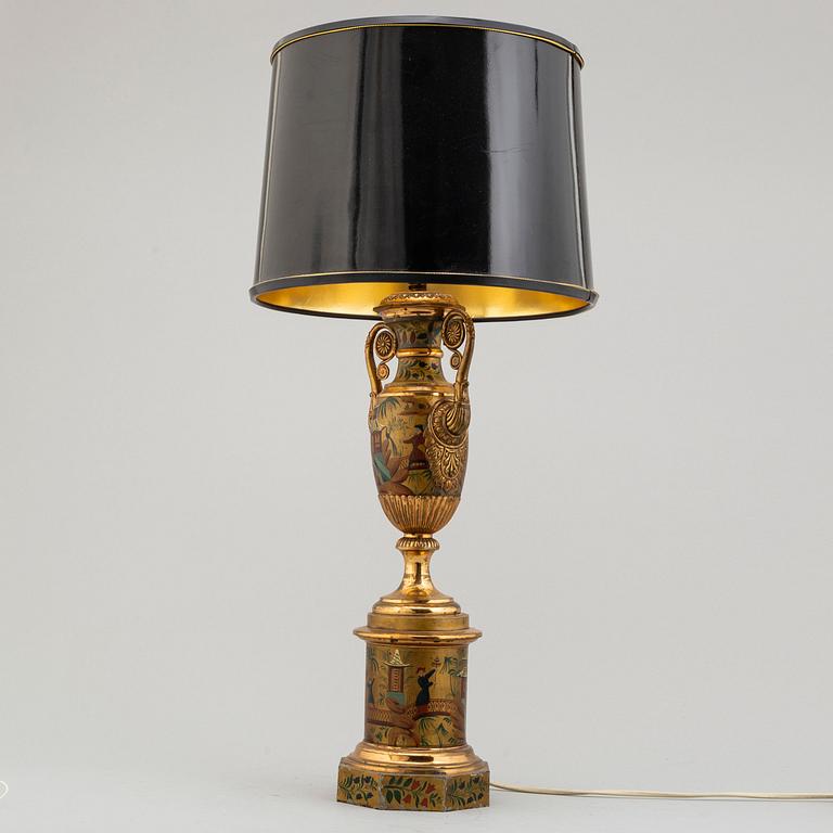 A 19th century table lamp with chinoiserie decor.