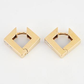 ÖRHÄNGEN, 18K guld med små åttkantslipade diamanter.