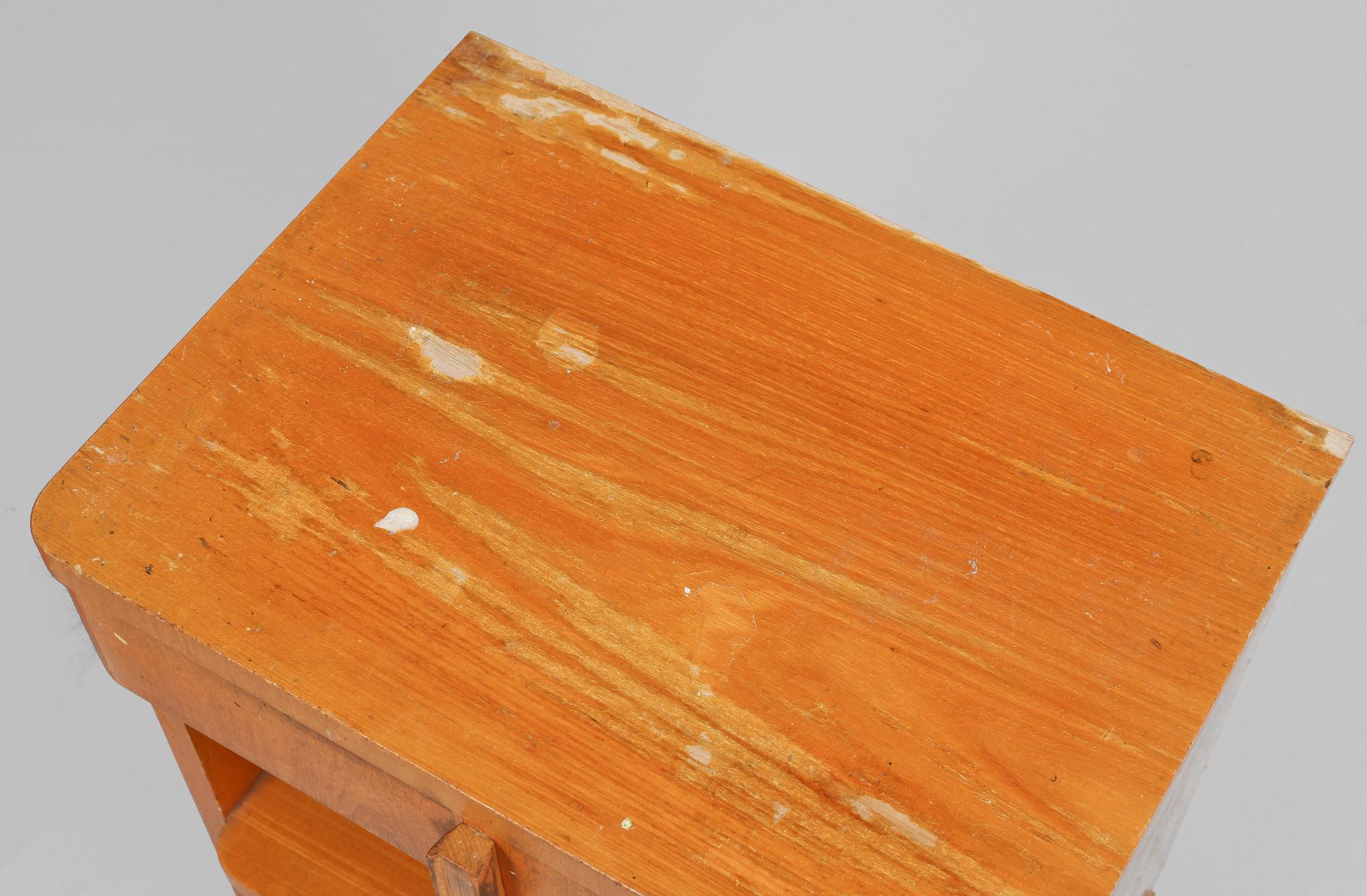 SÄNGBORD, ett par, 1900-talets andra kvartal.