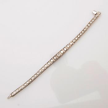 Bracelet, 18k white gold with brilliant-cut diamonds.