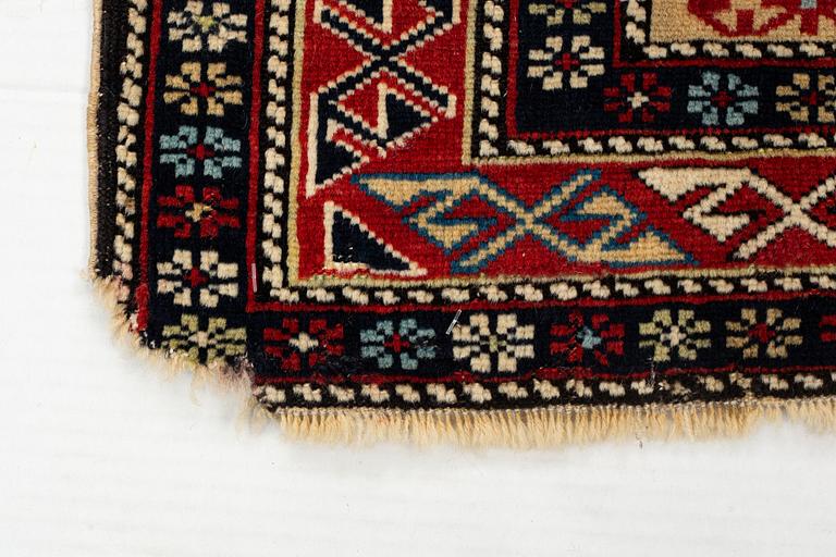 A rug, antique, Shirvan/Dagestan, Namazlyk, ca 138 x 114 cm.