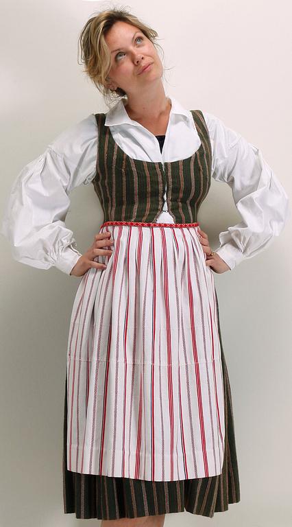 FOLKDRÄKT, 3 delar, bomull och ylle, Enånger, 1900-tal.