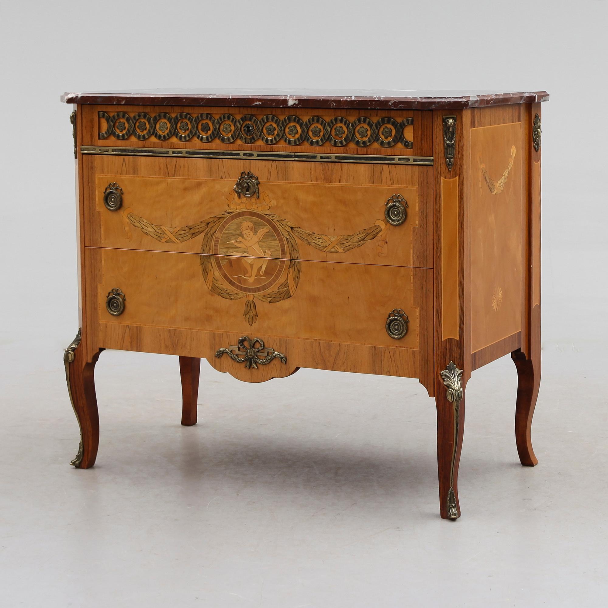 BYRÅ, gustaviansk stil, 1900-talets andra hälft.