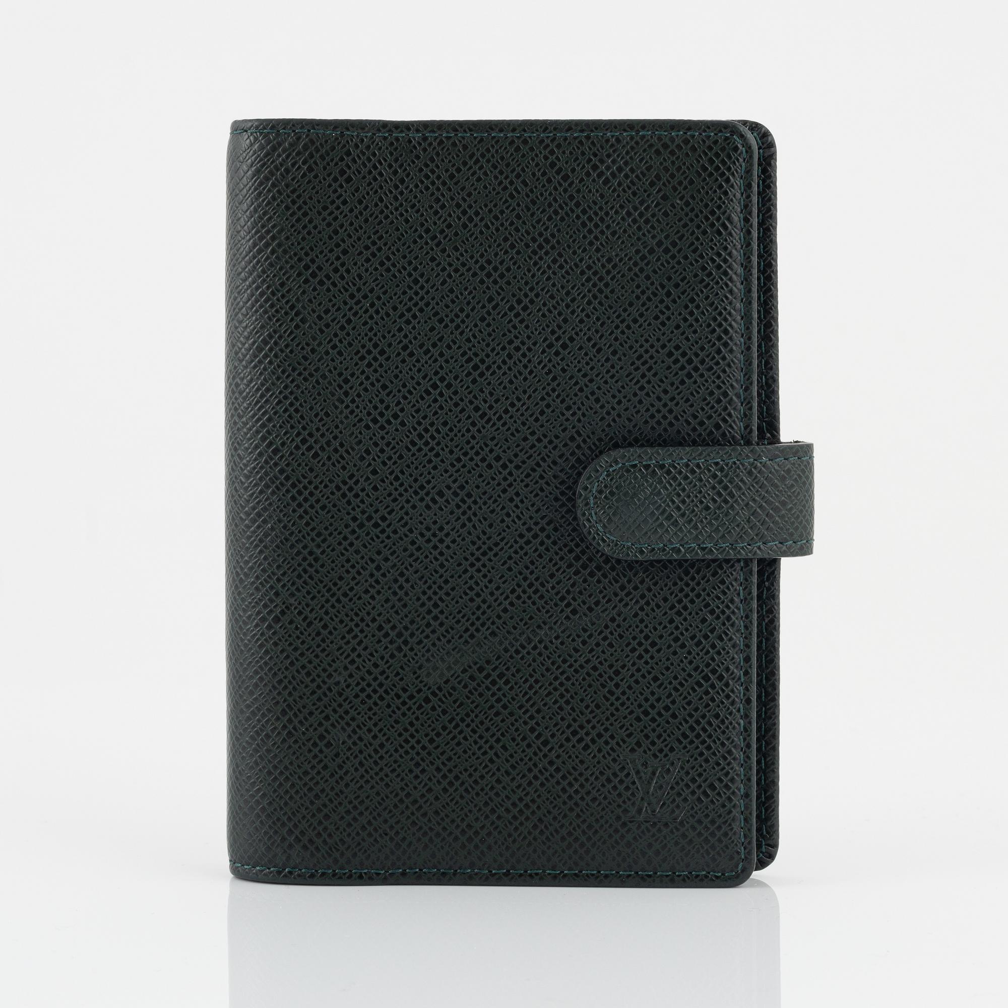 Louis Vuitton, 'Taiga Ring Agenda Holder'.