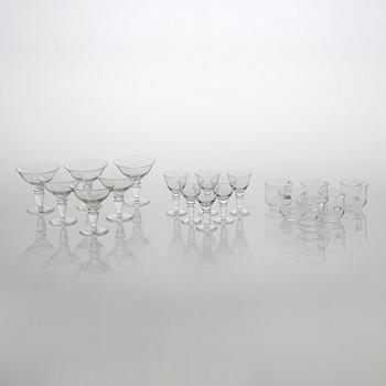 Henry Ericsson, an 18-piece set of 1930s drinking glasses, Riihimäen Lasi, Finland.