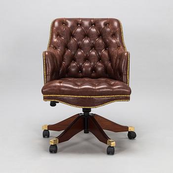 Skrivbordsstol, Chesterfield-modell, 1900-talets slut.