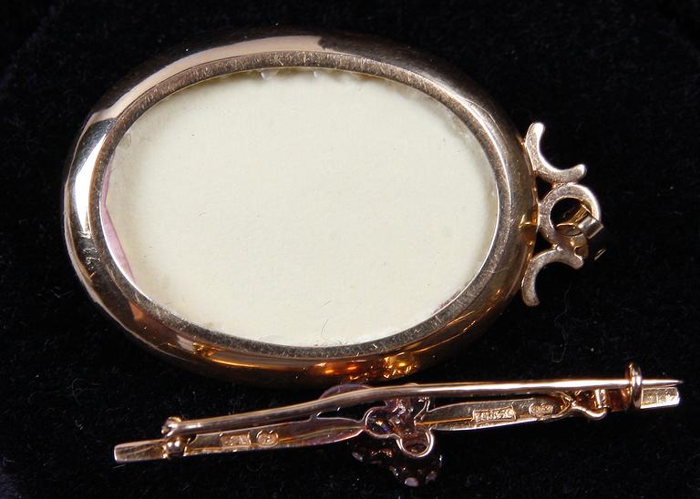 PARTI SMYCKEN, 3 delar, bl a briljanter, 18 K guld och stelingsilver, 1800-1900-tal.