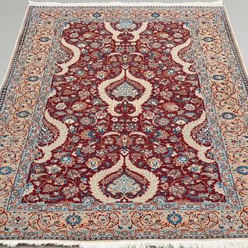 MATTO, a semi-antique/old Esfahan/Nain part silk, ca 232,5 x 137,5 cm (as well as one end with ca 1 cm flat weave).