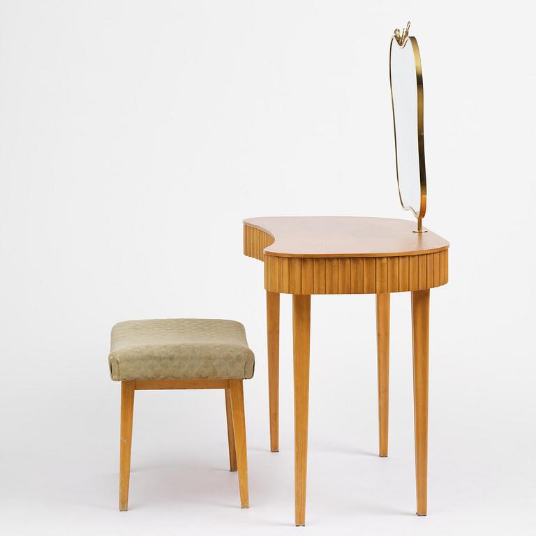 Einar Dahl, a vanity table with stool, cabinetmaker Hjalmar Wikström, for the Stockholm Crafts Association, ca 1939.