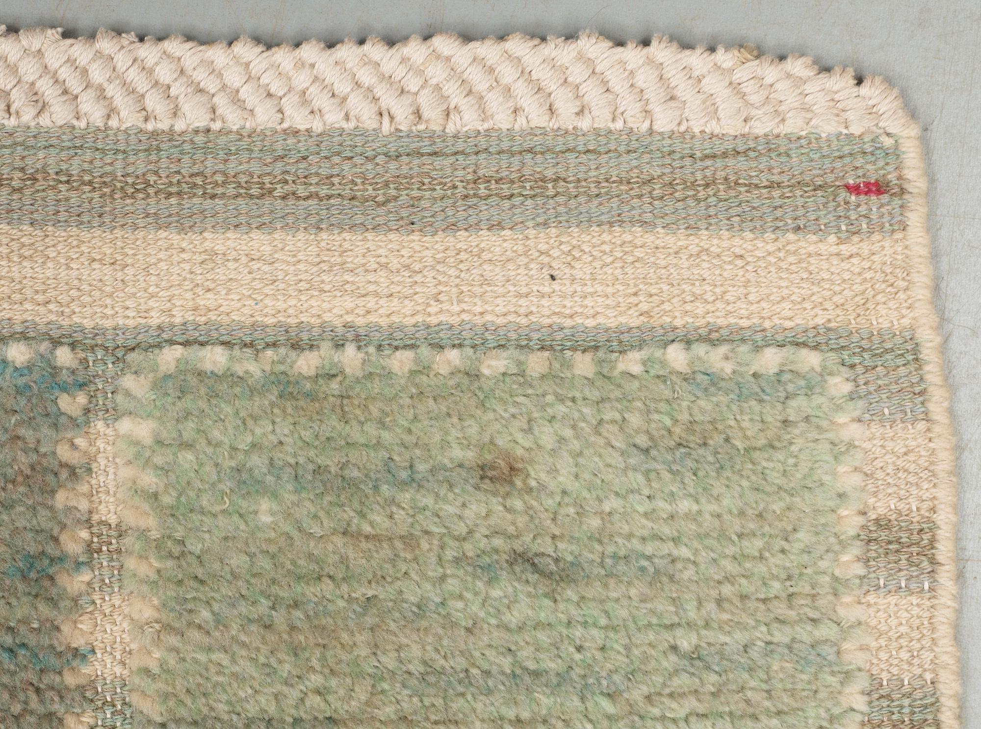 MATTA. "Gyllenrutan grön". Reliefflossa. 328 x 132,5 cm. Signerad AB MMF BN.