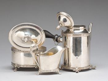 KAFFEKANNA, GRÄDDKANNA OCH SOCKERSKÅL, silver, Jacob Engelberth Torsk, Stockholm 1904-05. Total vikt 1508 gram.
