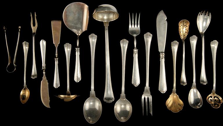BESTICKSERVIS, 176 delar, silver, total vikt ca 9520 g samt SCHATULL, omkring 1900-talets mitt.