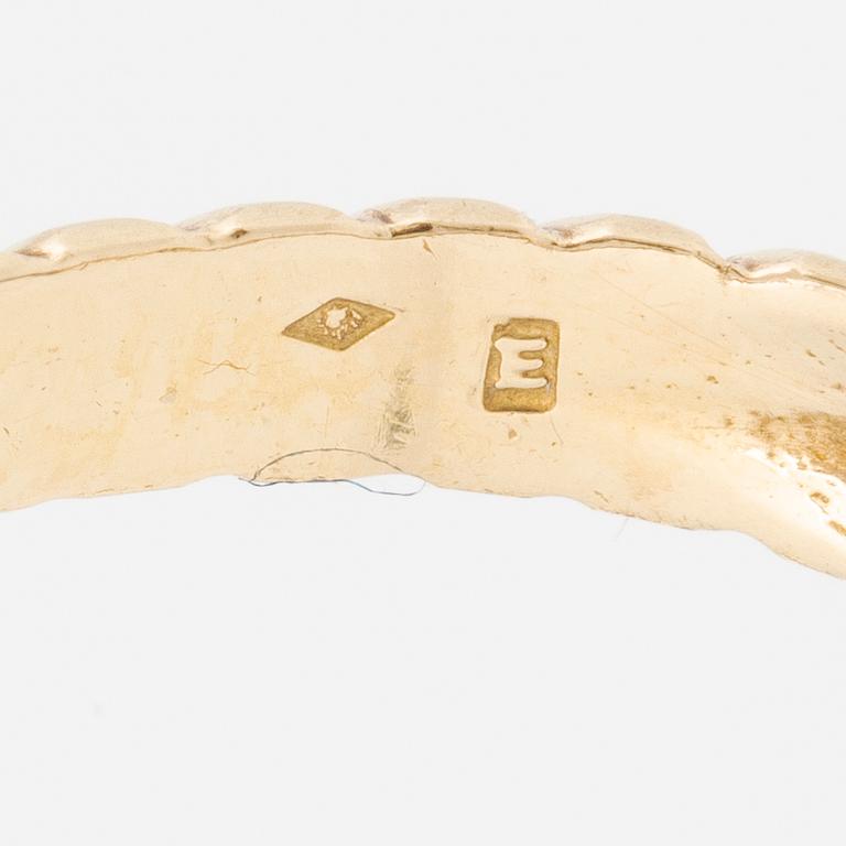 Ring, 18K guld med solitär briljantslipad diamant.