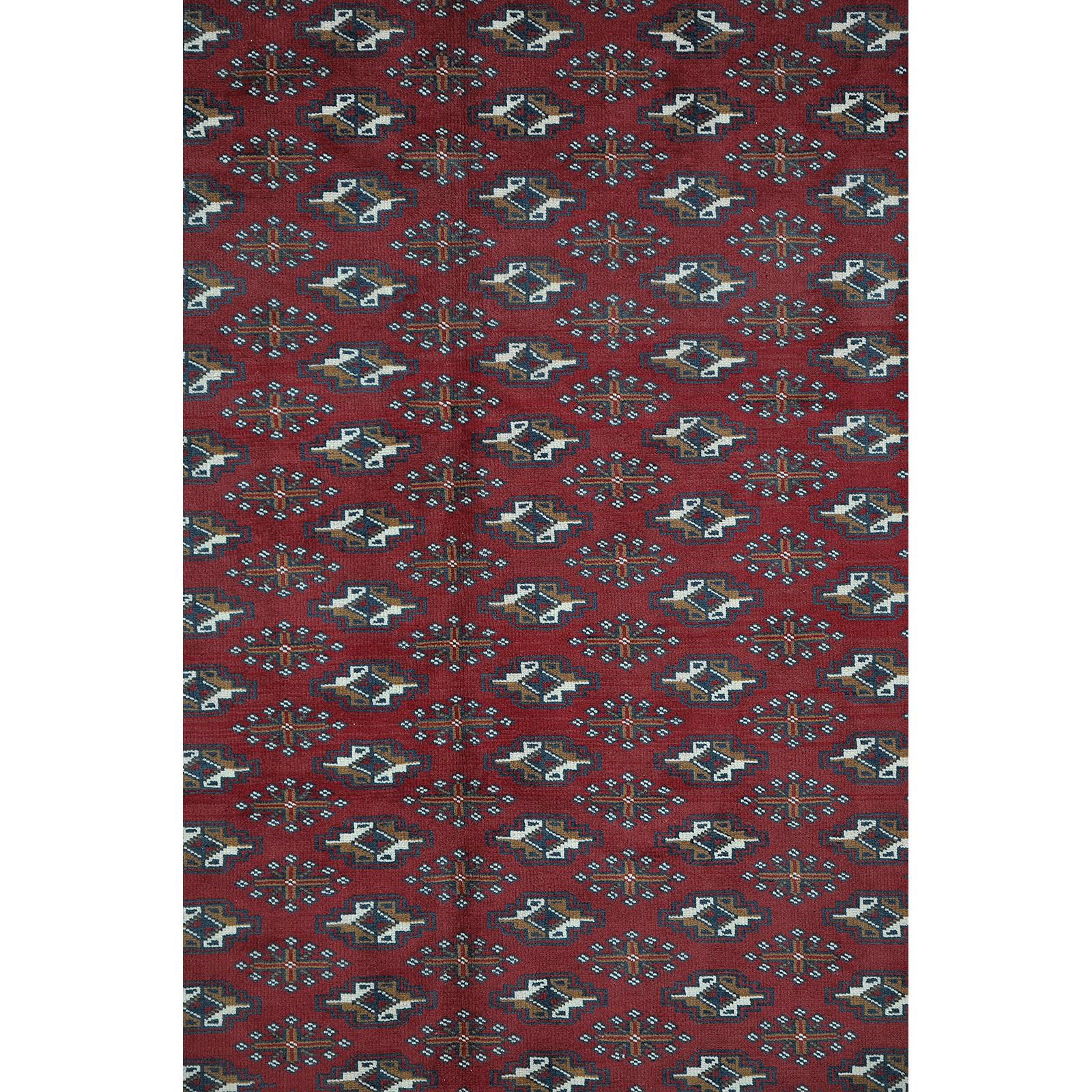A carpet, Turkmen, ca 293 x 207 cm.