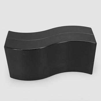 Eero Aarnio, Bord "Copacabana" för Adelta. Formgiven 1991.